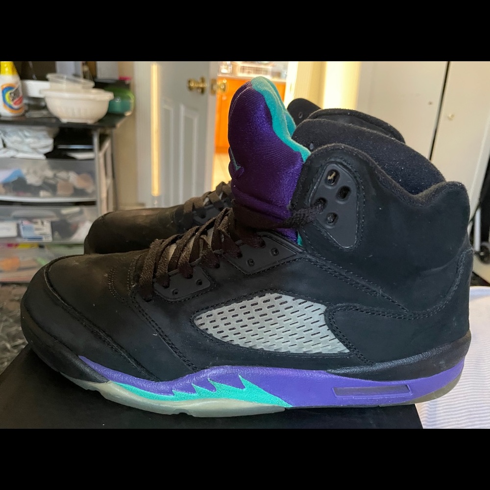 Jordan Black Grapes 11s